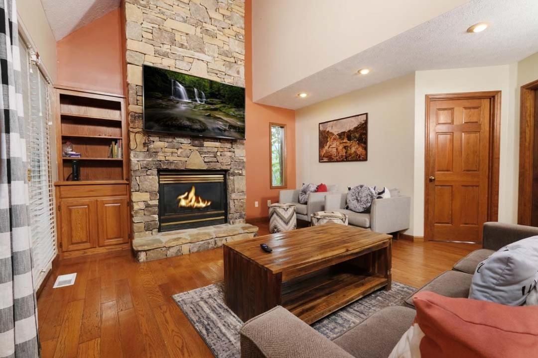 Villa Gateway To The Smokies Pigeon Forge Exterior foto